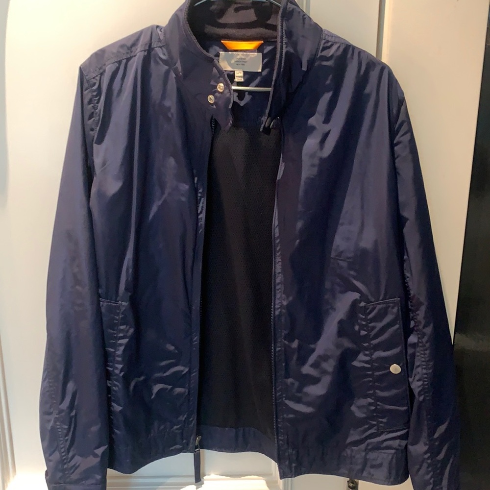 Men’s medium navy packable rain jacket